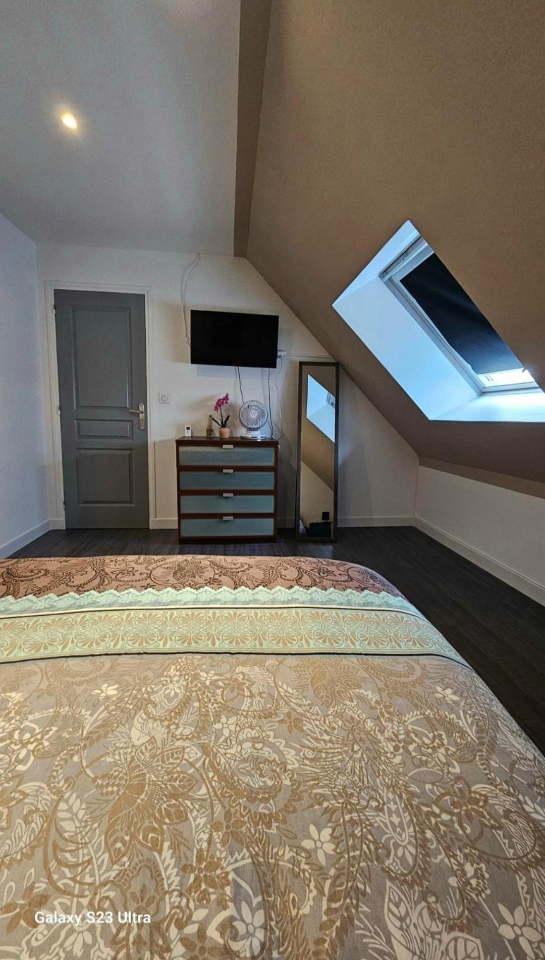 Madame Hotel Clerey ภายนอก รูปภาพ