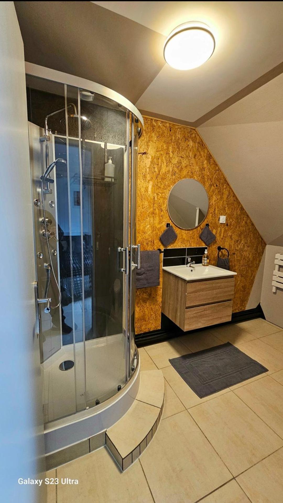 Madame Hotel Clerey ภายนอก รูปภาพ